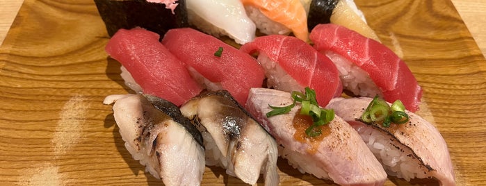 Hina Sushi is one of 가 본곳.