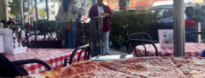 Mulberry Street Pizzeria is one of La La Land.