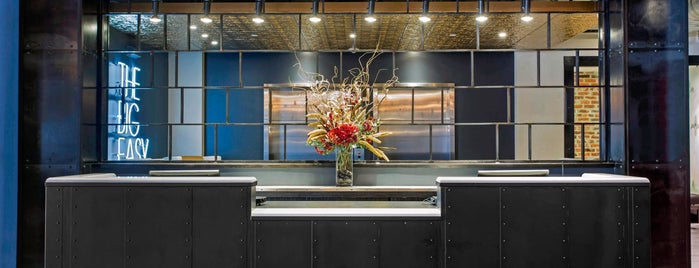Cambria Hotel New Orleans Downtown Warehouse District is one of Locais curtidos por Katina.