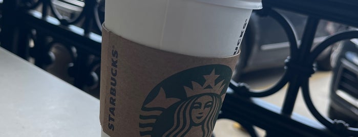 Starbucks is one of Cem'in Beğendiği Mekanlar.