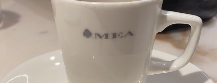 MEA Business Class Lounge is one of Y.Byelbblk'in Beğendiği Mekanlar.