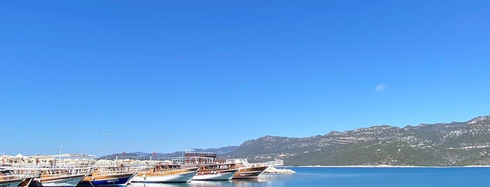 Çayağzı Tekne Limanı is one of Tempat yang Disukai Sonay.