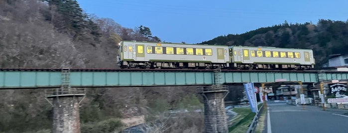 Geibikei Station is one of JR 키타토호쿠지방역 (JR 北東北地方の駅).