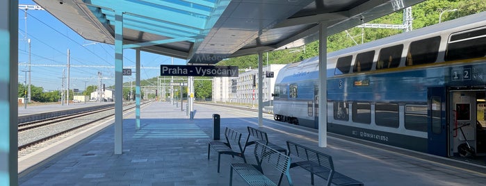 Železniční stanice Praha-Vysočany is one of Trať 231 Praha - Nymburk - Kolín.