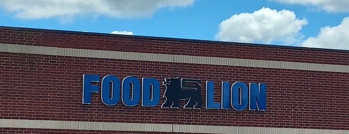 Food Lion Grocery Store is one of Regulars.