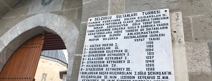Selçuklu Sultanları Türbesi is one of Konya - Gezilecek Yerler.
