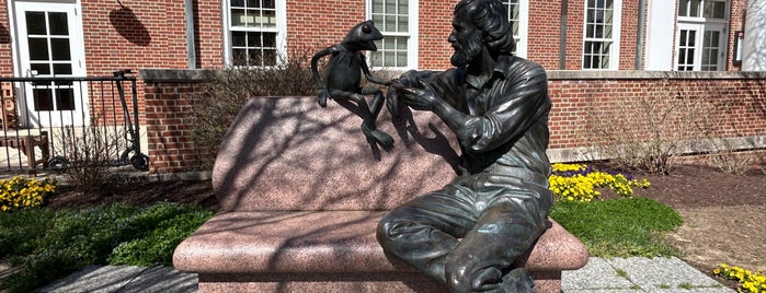 Jim Henson Statue is one of UMD.