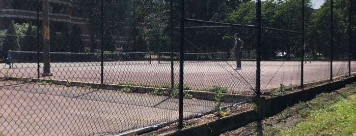 N Street Tennis Courts is one of Lieux sauvegardés par Martel.