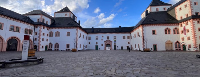 Schloss Augustusburg is one of Museen.
