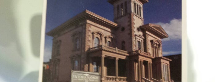 Victoria Mansion is one of สถานที่ที่บันทึกไว้ของ Debbie.