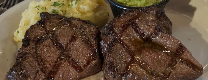 Montano Steak House is one of Locais para comer Guate.