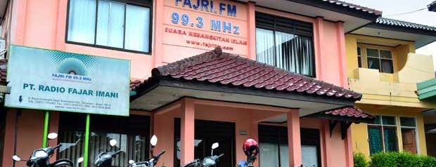 Radio Fajri 99.3 FM is one of Botani Square.