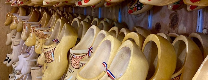 Cheese & Clogs is one of Holanda.
