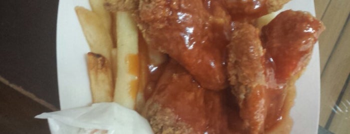 harold's Fried Chicken is one of Lugares favoritos de Karlton.