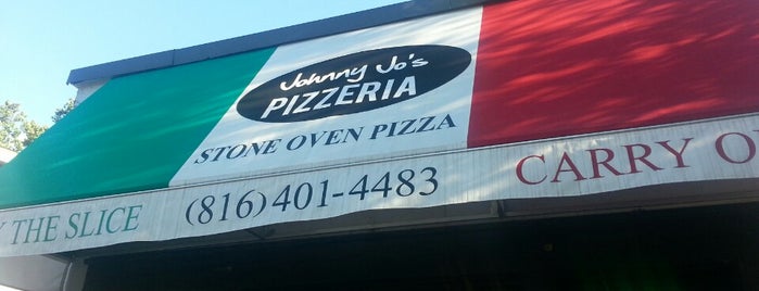 Johnny Jo's Pizzeria is one of Tempat yang Disukai Tom.