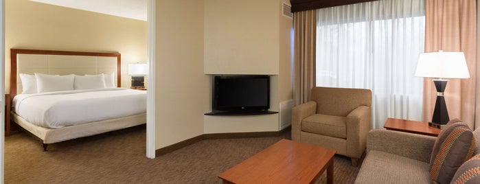 DoubleTree Suites by Hilton Hotel Cincinnati - Blue Ash is one of Places I've stayed.