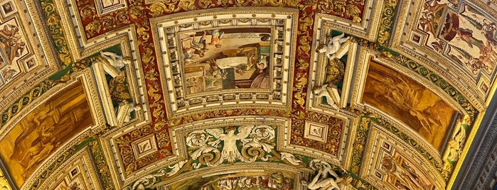 Necropoli Vaticana is one of Italy 🇮🇹.