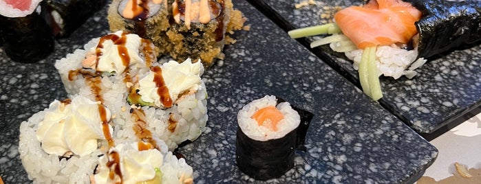 Mas Que Sushi is one of Asiàtics.