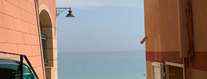 Spiaggia di Varigotti is one of Orte, die Laura gefallen.