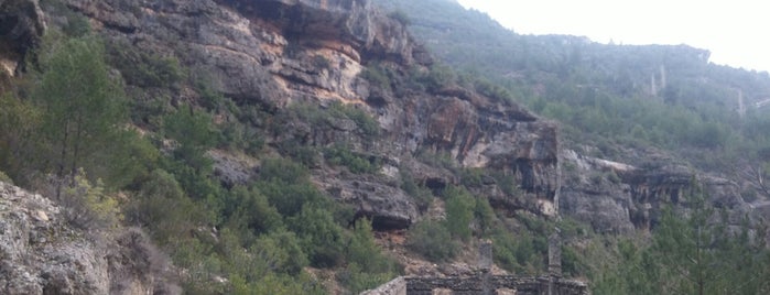 karia yolu değirmendere kanyonu is one of Gezi rotaları.