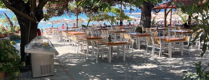 Psili Ammos Beach Bar is one of สถานที่ที่ Merve ถูกใจ.