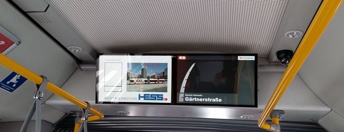 Metrobus 5 is one of hin und her.