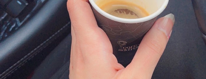 عنوان القهوة is one of A Z I Z🗽さんの保存済みスポット.