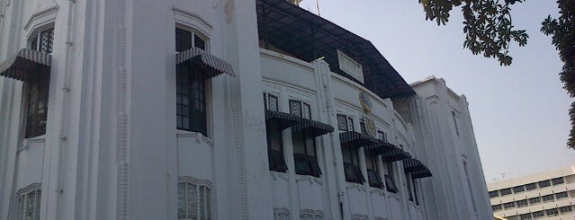 Komite Nasional Keselamatan Transportasi is one of GOVERNMENT BUILDINGS.