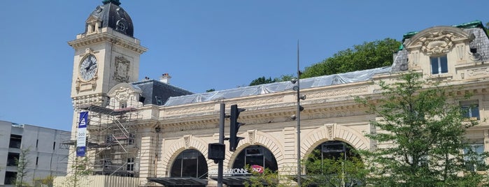Gare SNCF de Bayonne is one of Compostela.