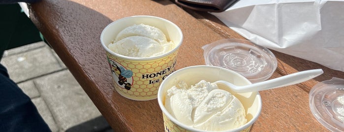 Honey Hut Ice Cream Shoppe is one of Treats.