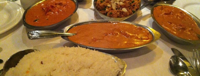 Aab India Restaurant is one of Tempat yang Disimpan Manju.