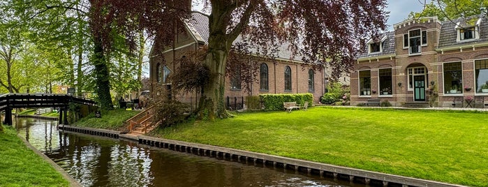 Giethoorn is one of Amsterdam 🇳🇱.
