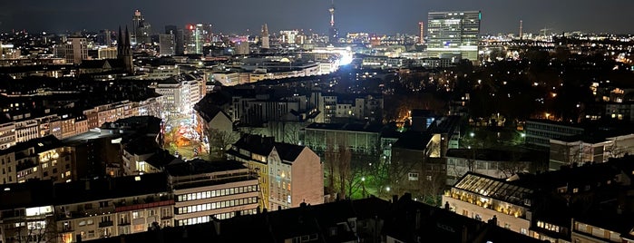 The Paris Club is one of Düsseldorf - eating out.