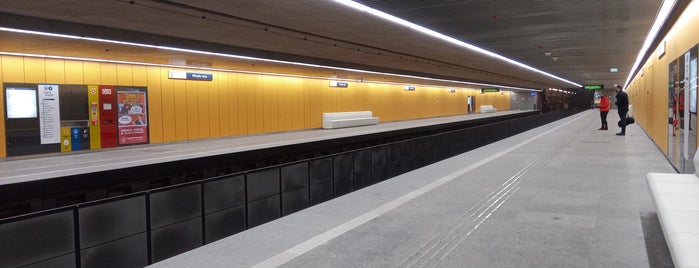 Pöttyös utca (M3) is one of Budapesti metrómegállók.