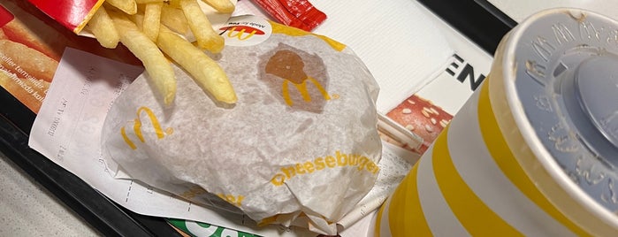McDonald's is one of Gizemliさんのお気に入りスポット.