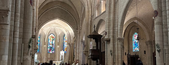 Église Saint-Pierre de Montmartre is one of Plus beaux sites à visiter à PARIS.