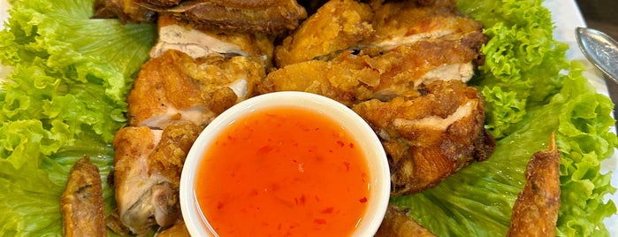 Keng Som Restaurant is one of tempat makan best!.