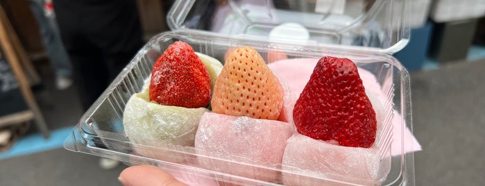 Tsukiji Outer Market is one of Hypercasey's Tokyo First-timers List.