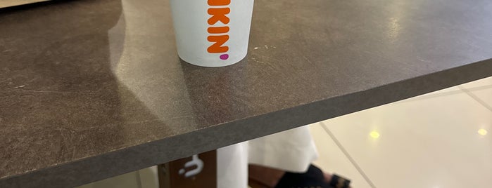 Dunkin' Donuts is one of yazeed : понравившиеся места.