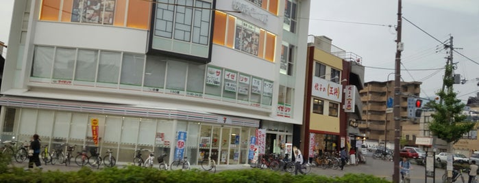 Hyakumanben Intersection is one of 京都市内交差点.