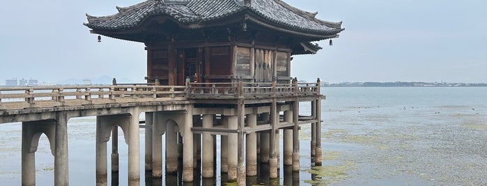 満月寺 浮御堂 is one of Favorite Places・好きな​​場所.
