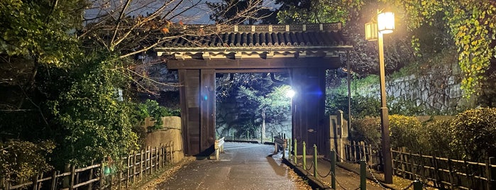 Ninomaruote Ninomon (Second Gate) is one of 史跡.