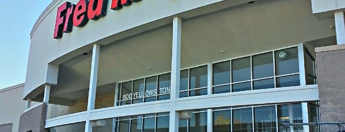 Fred Meyer is one of Locais curtidos por Lisle.