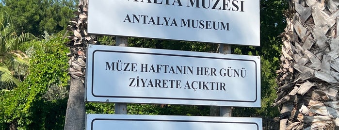 Antalya Müzesi is one of Lieux qui ont plu à Pinar.