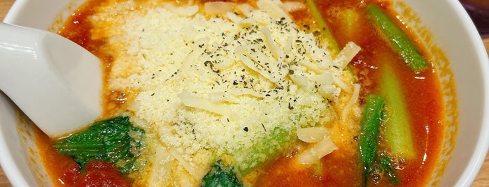太陽のトマト麺 withチーズ is one of Yongsukさんの保存済みスポット.