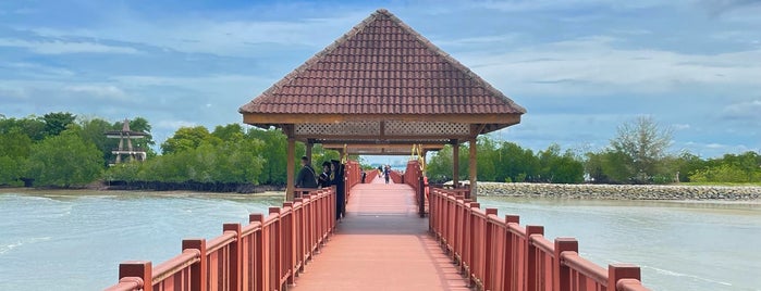 Pantai Cahaya Negeri (Beach) is one of Port Dickson.