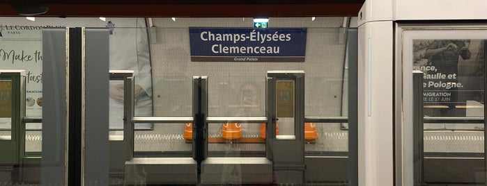 Métro Champs-Élysées – Clemenceau [1,13] is one of Stations de metro a Paris.