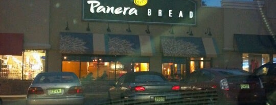Panera Bread is one of Neilさんのお気に入りスポット.