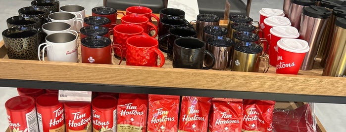 Tim Hortons is one of Hさんのお気に入りスポット.