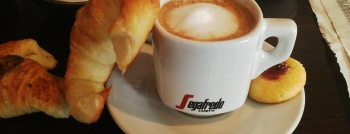 Fratello Cafe is one of Favorite Food.